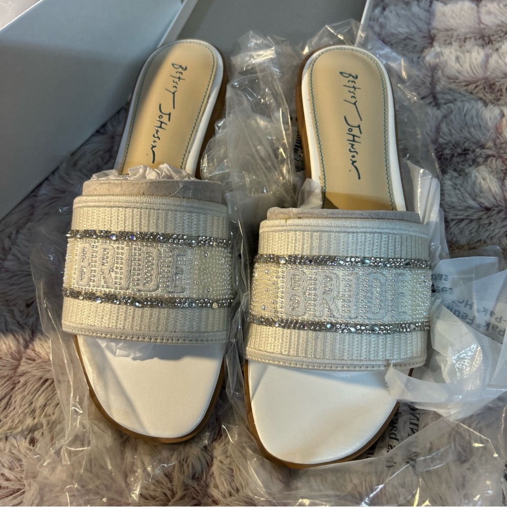 Betsey Johnson Women's Bride To Be Tru Slide Sandal 
New